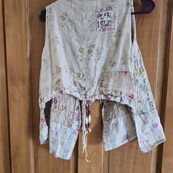 Magnolia Pearl European Cotton Button Vest - Picture 4 of 5